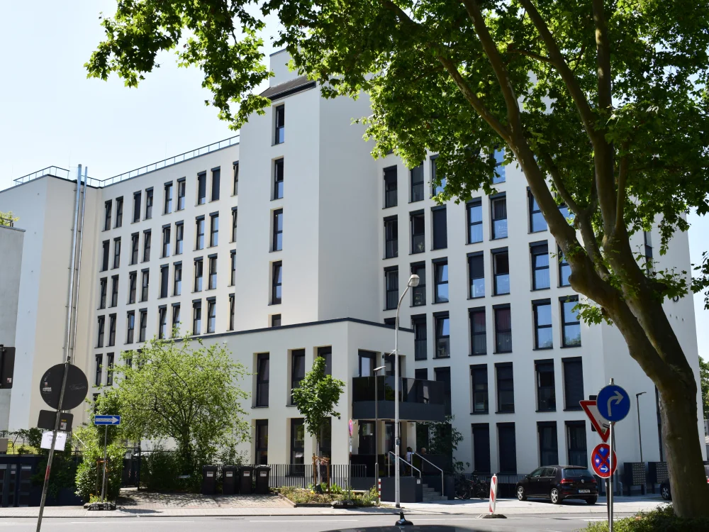 Holzhofallee 36 — 2